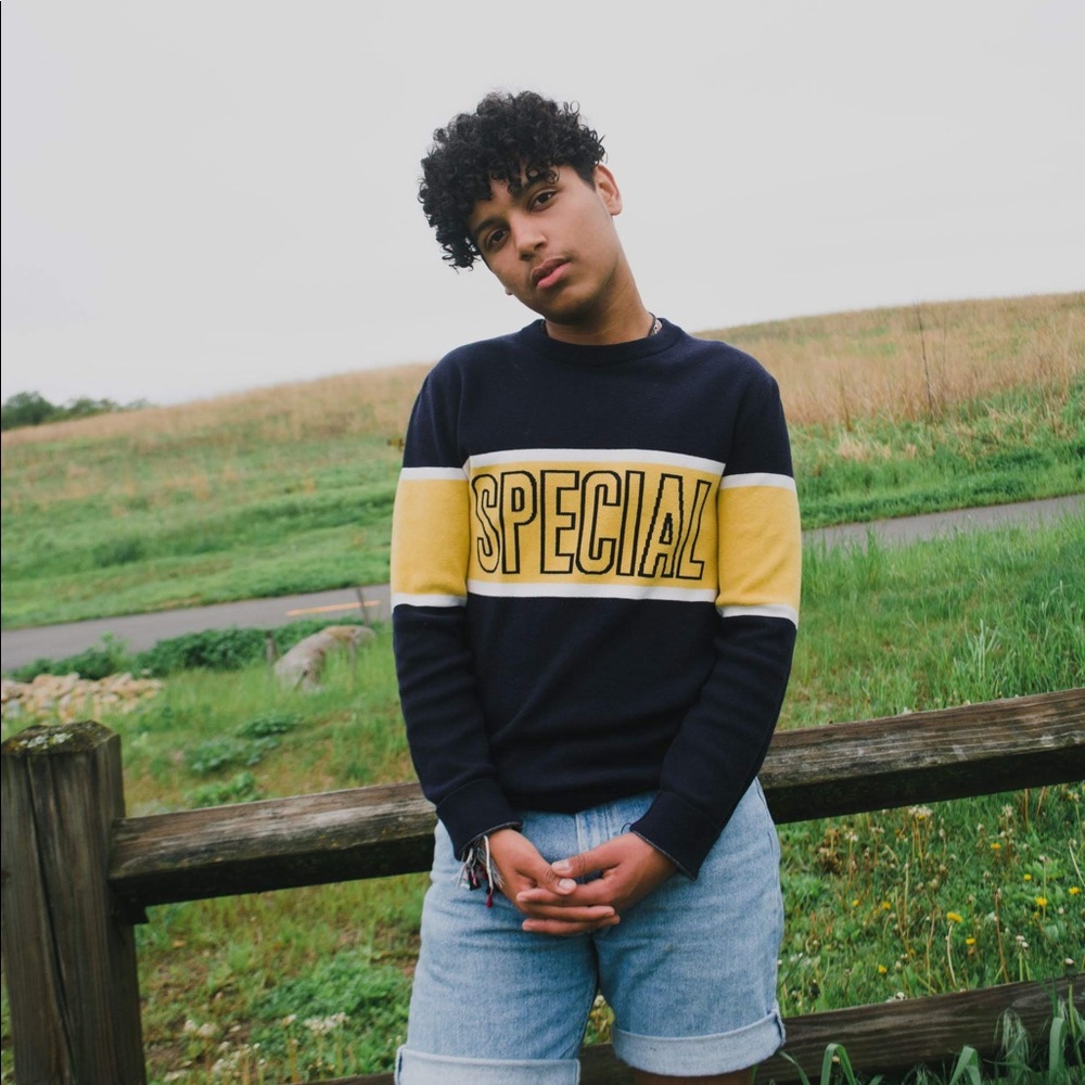 Sweater - Picture 2 of 2